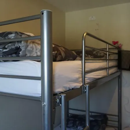 Dorset House Backpackers-2
